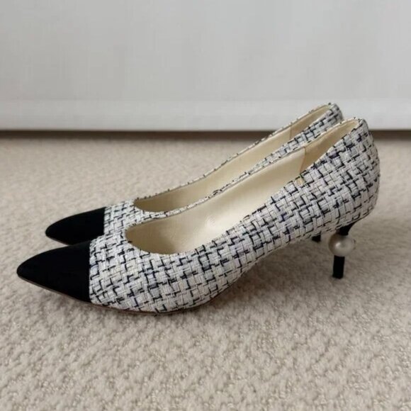 Chanel Tweed Pear Embedded Pumps - Picture 10 of 11